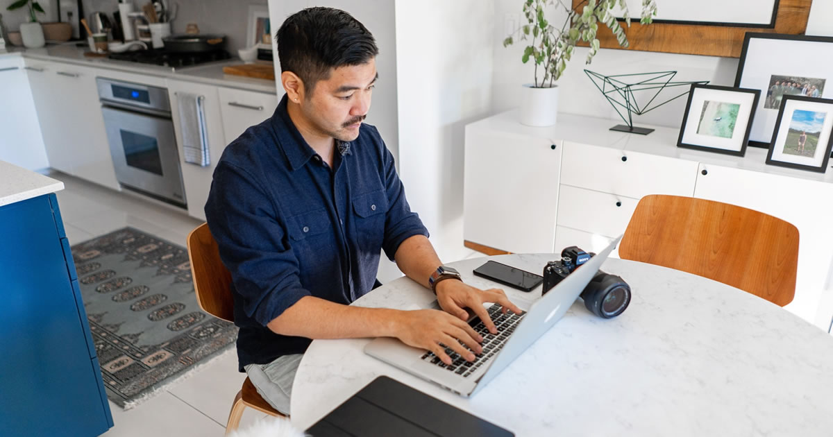 Freelance writing jobs for beginners at home picture